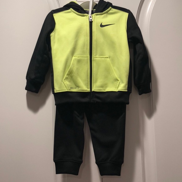 nike sweat suits 2 piece